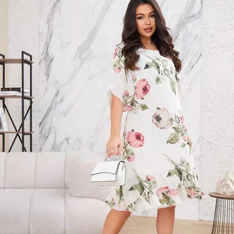 👗Rode chiffonjurk met bloemblaadjes