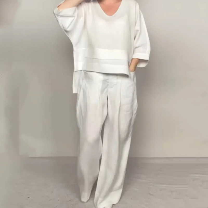 VALENTINA | 2-delige set met een relaxte pasvorm en minimalistische stijl voor dagelijks gebruik