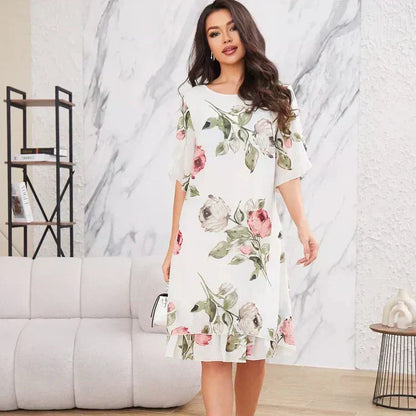 👗Rode chiffonjurk met bloemblaadjes
